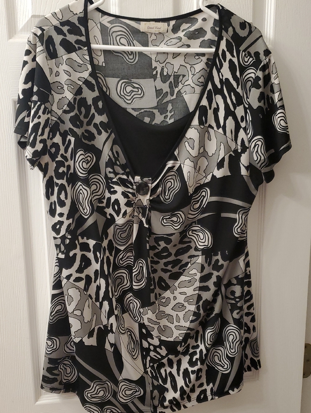 Black & White Printed V-Neck Tie-Front Women's Blouse